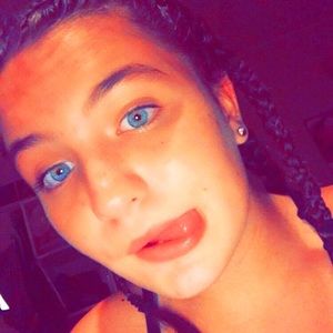 Meet your Posher, Addy